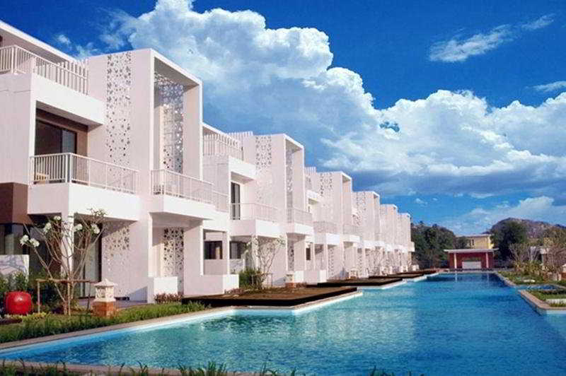 Franjipani Resort